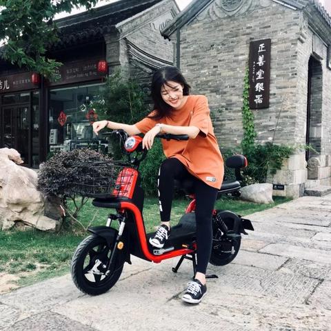 雅迪电摩新款，科技与实用完美融合